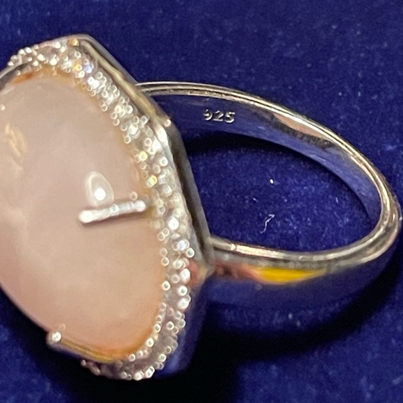 925 Sterling Oval Natural Rose Quartz with Crystal Halo Ring Size 6 RJ for Avon - Picture 9 of 11